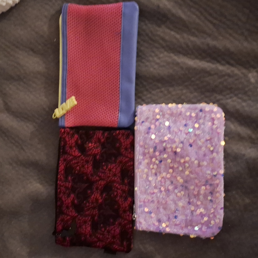 3 makeup bags never used